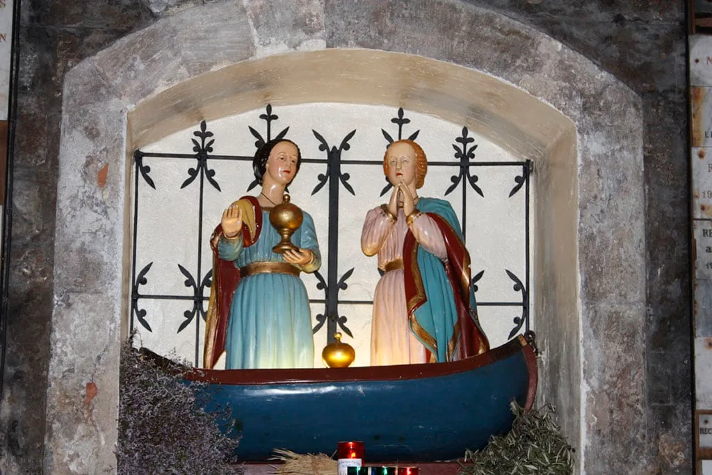 Sainte-maries-de-la-mer boat