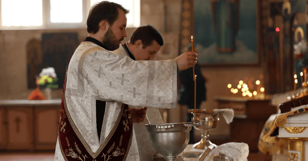Who can be at the altar